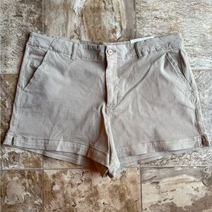 NWT American Eagle Khaki High-Rise Trouser Short Sz 18